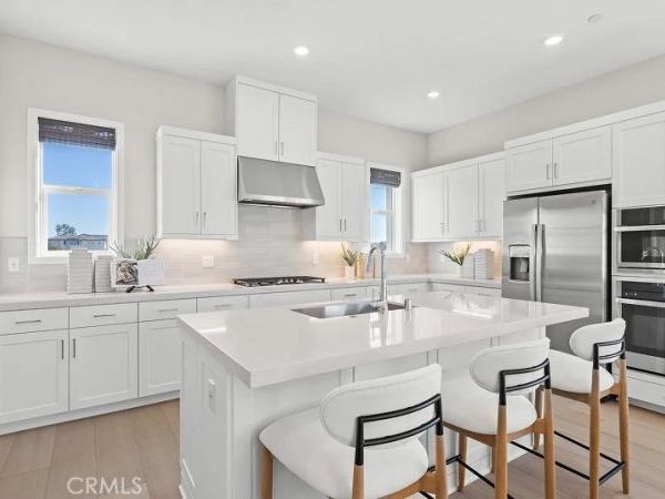 812 Sonia, Irvine, CA 92618