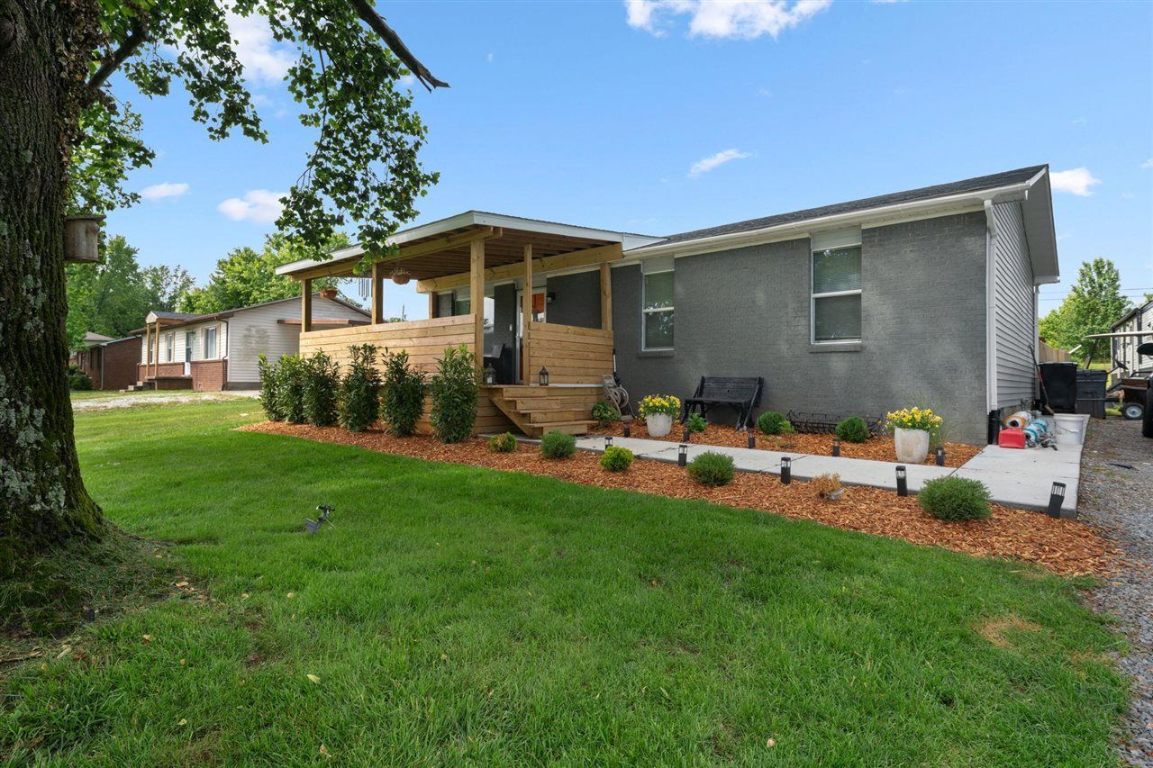 227 Countrywood Place , Bowling Green, KY 42101 Main Photo