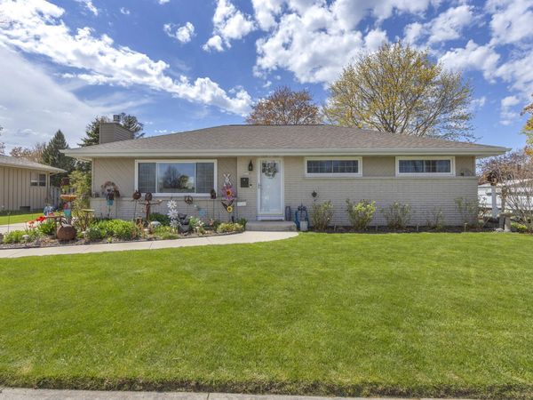3718 S 12th Pl, Sheboygan, WI 53081