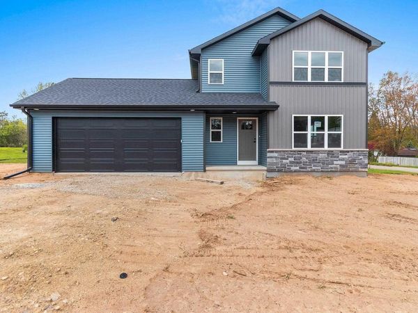 1801 SOUTHLAND LANE, New London, WI 54961