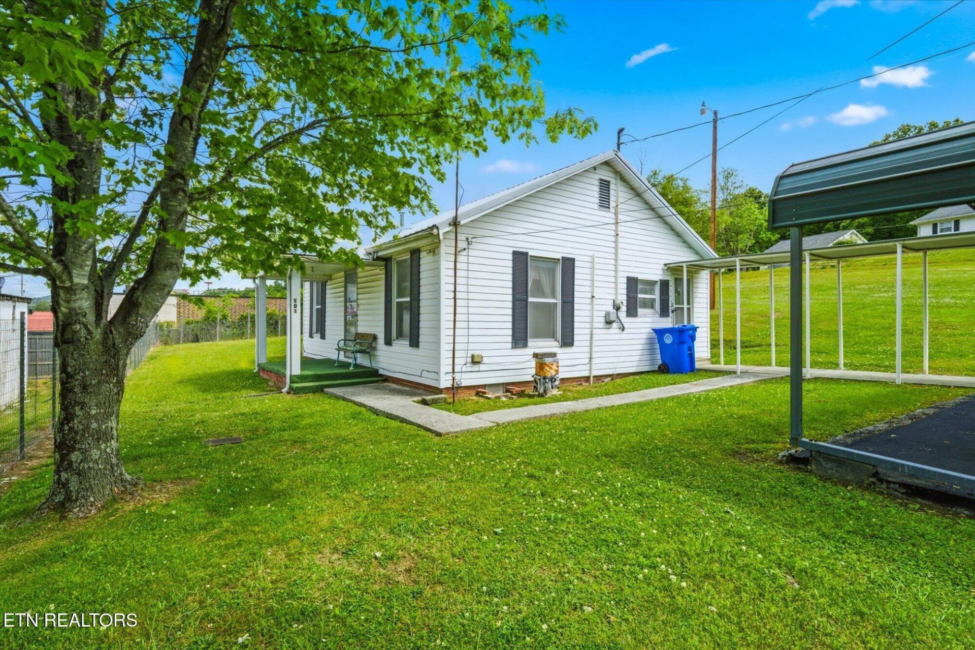 101 Dowlen Lane, Rocky Top, TN 37769 Main Photo