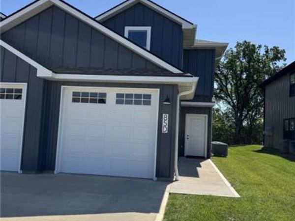 85 D SE 381 Road, Warrensburg, MO 64093