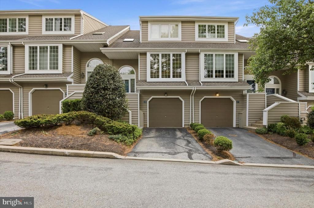 18 CABOT DRIVE, CHESTERBROOK, PA 19087