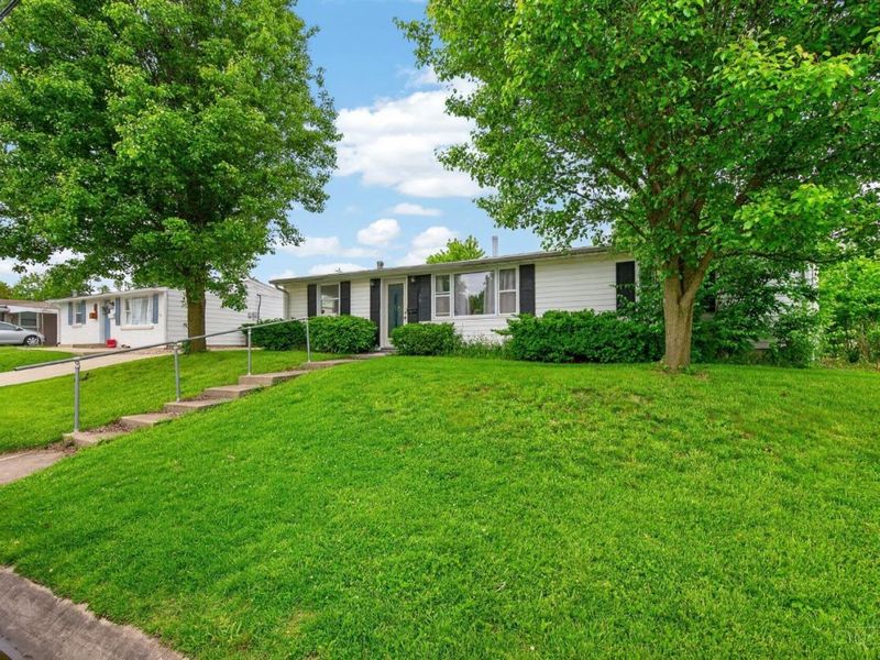 70 Suncrest Drive, Lebanon, OH 45036 Photo 3