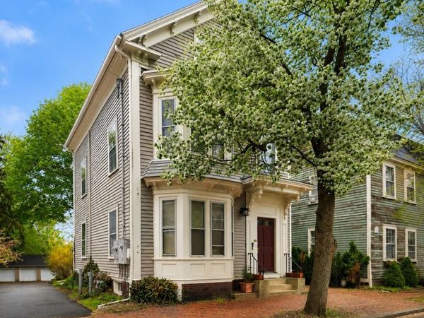 126-1/2 Federal St, Salem, MA 01970