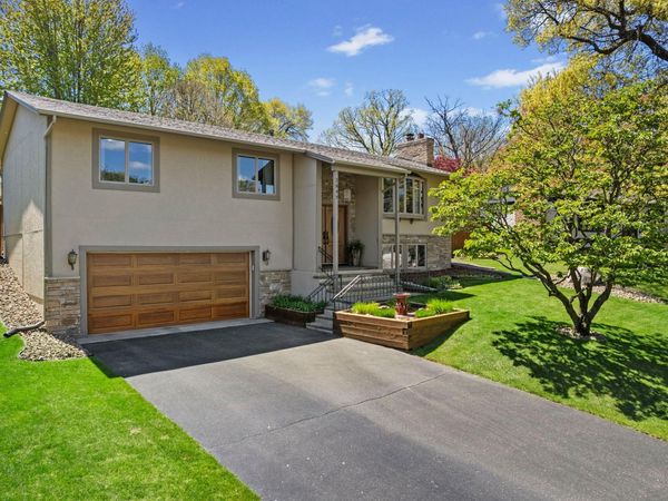2897 Torchwood Drive, New Brighton, MN 55112
