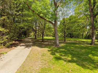 5125 Schaefer Road , Edina, MN 55436