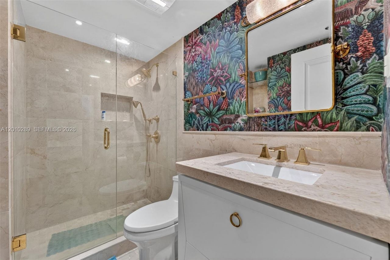 5225 Collins Ave , Unit 1519, Miami Beach, FL 33140 Photo