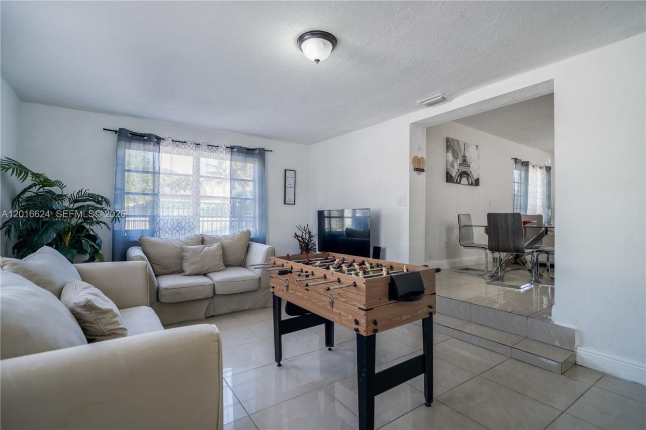 690 E 10th Ave , Unit Front, Hialeah, FL 33010 Photo