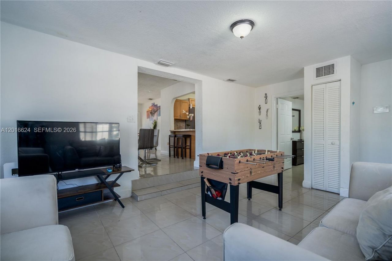 690 E 10th Ave , Unit Front, Hialeah, FL 33010 Photo