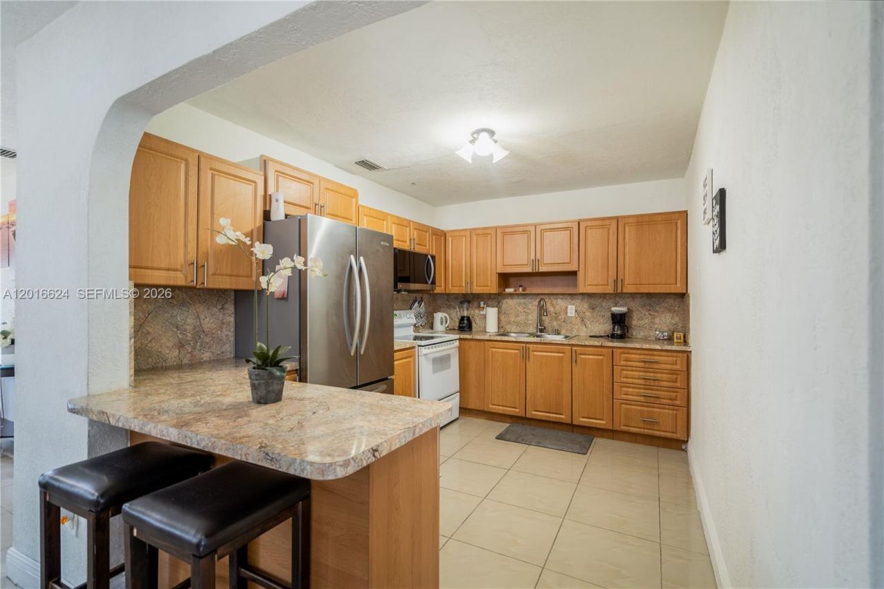 690 E 10th Ave , Unit Front, Hialeah, FL 33010 Photo