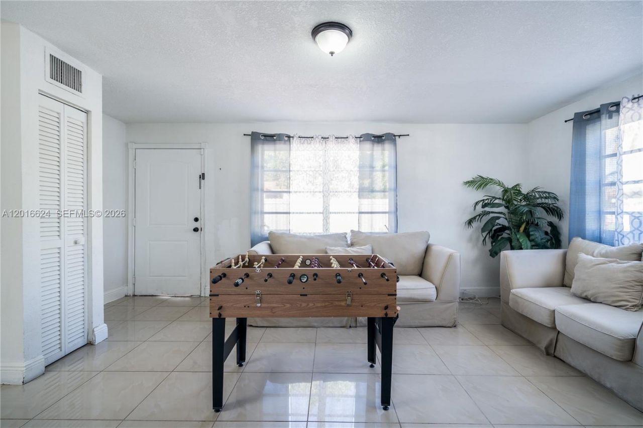 690 E 10th Ave , Unit Front, Hialeah, FL 33010 Photo