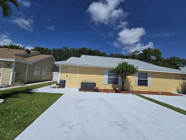 1530 Royal Forest Court, West Palm Beach, FL 33406