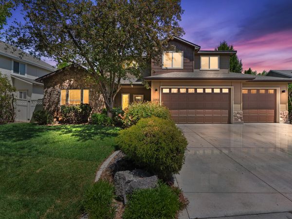2292 W Windchime Dr, Meridian, ID 83646