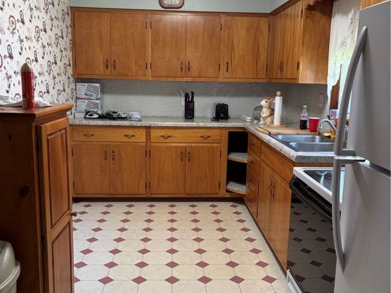 303 W Main Street, Andover, OH 44003 Photo 6