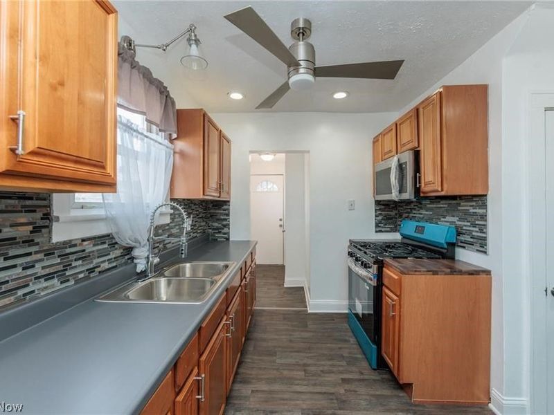 261 Madison Avenue , Akron, OH 44320 Photo 14