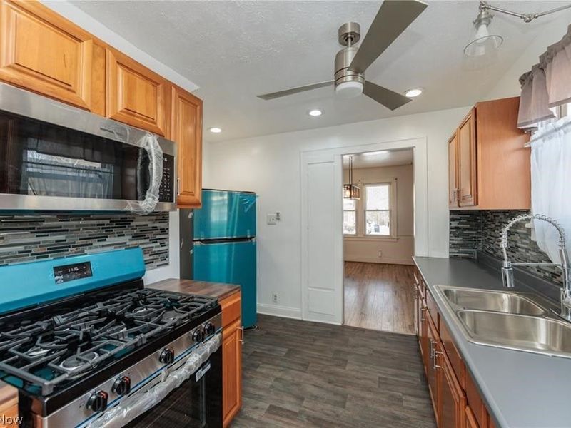 261 Madison Avenue , Akron, OH 44320 Photo 17
