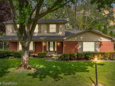 7011 Heather Heath, West Bloomfield Twp, MI 48322