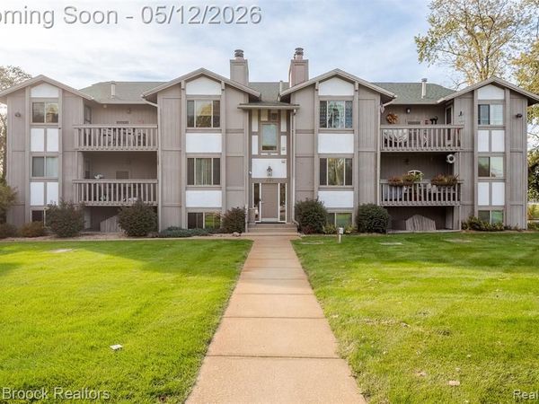 8385 Pontiac Lake Road, White Lake Twp, MI 48386