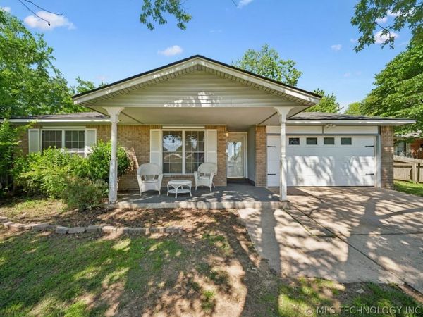 1404 N Dogwood Street , Owasso, OK 74055