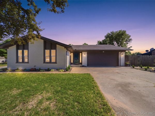 21908 W 11th Street, Sand Springs, OK 74063
