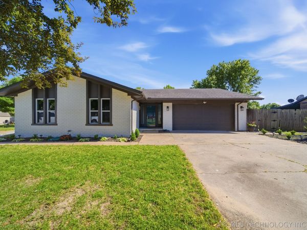 21908 W 11th Street , Sand Springs, OK 74063