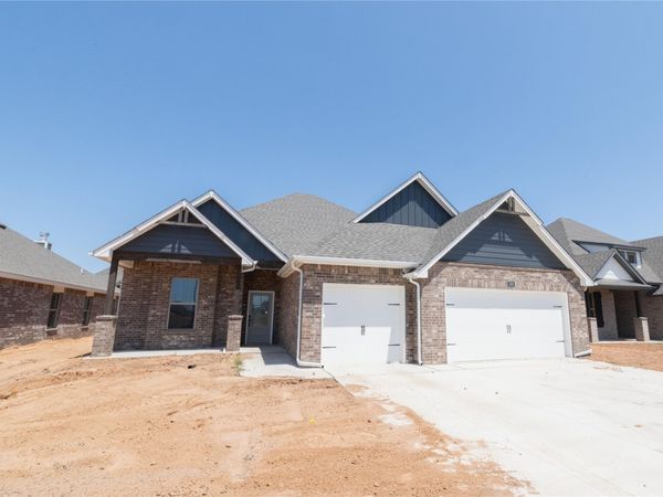 2900 E Northampton Street, Broken Arrow, OK 74014