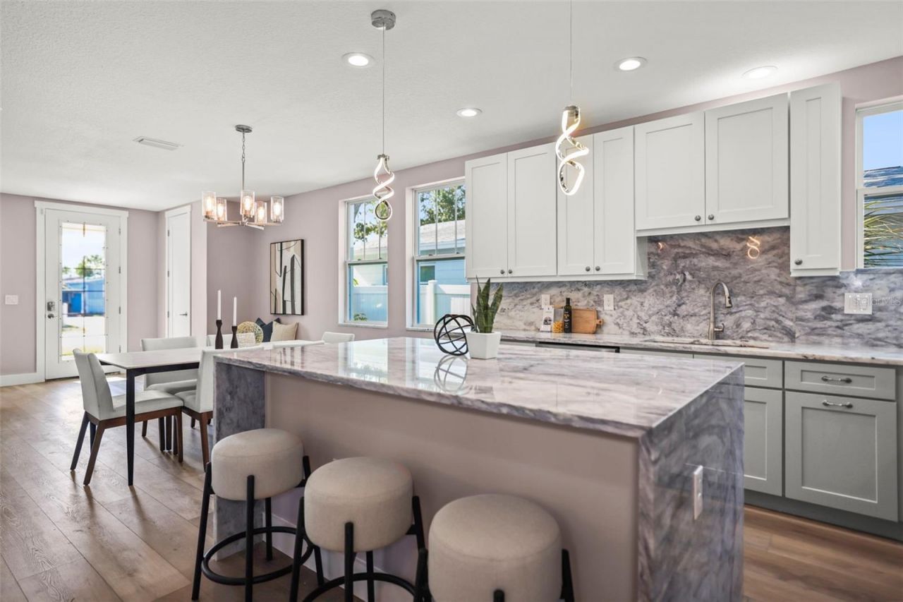 3259 Emerson Avenue S, Saint Petersburg, FL 33712 Photo