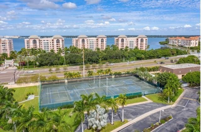 5130 Brittany Drive S, Unit 604, Saint Petersburg, FL 33715 Photo