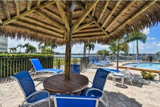 5130 Brittany Drive S, Unit 604, Saint Petersburg, FL 33715 Photo