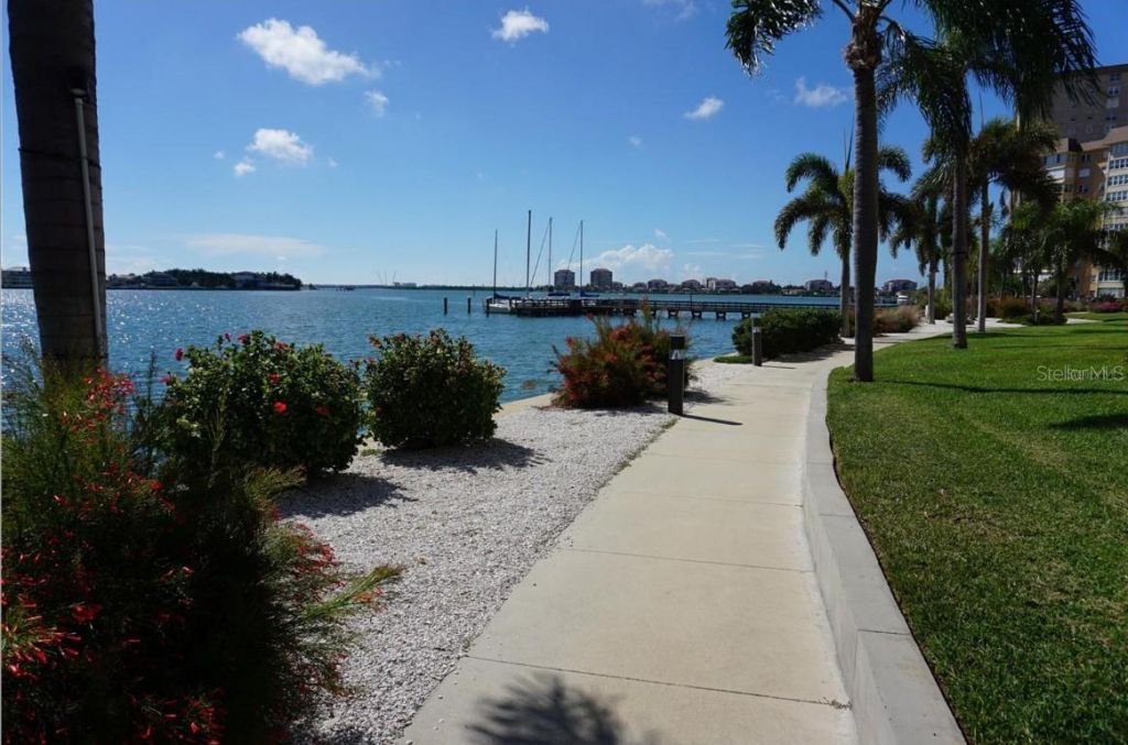 5130 Brittany Drive S, Unit 604, Saint Petersburg, FL 33715 Photo