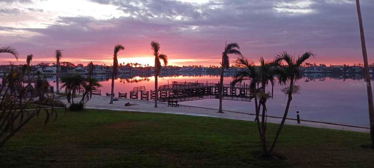 5130 Brittany Drive S, Unit 604, Saint Petersburg, FL 33715 Photo