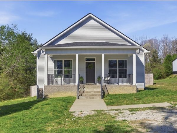 1030 Oak Dr , White Bluff, TN 37187