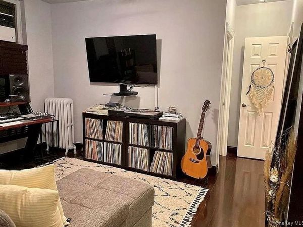 21-06 35th Street , Unit 1B, Astoria, NY 11105
