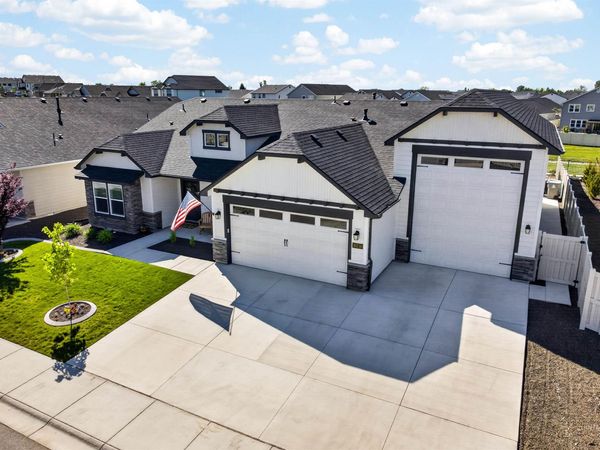 10231 W Trident Ridge Dr, Star, ID 83669