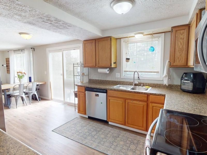 729 Febor Court , Columbus, OH 43204 Photo 8