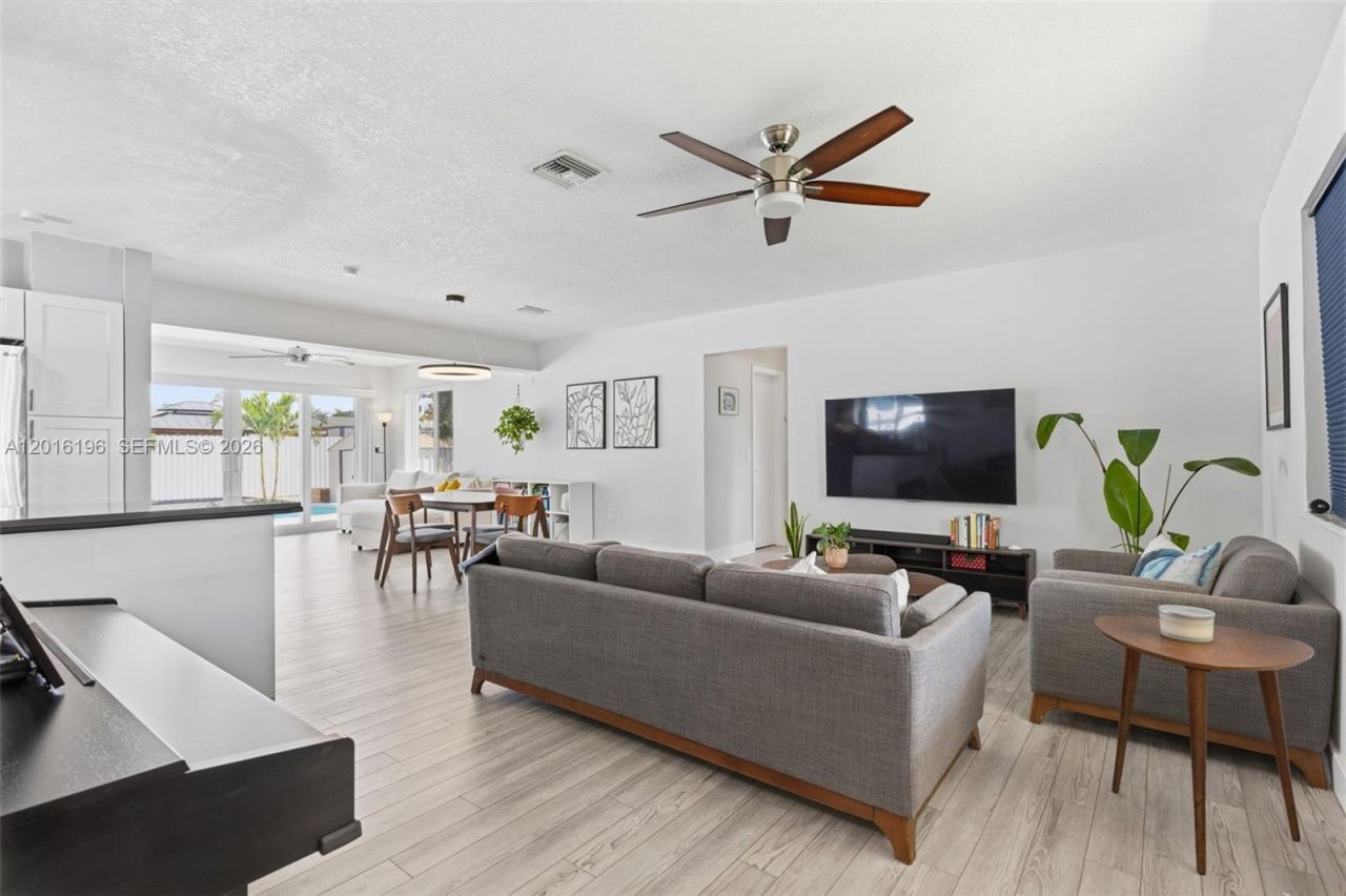 8451 NW 16th St, Pembroke Pines, FL 33024 Photo