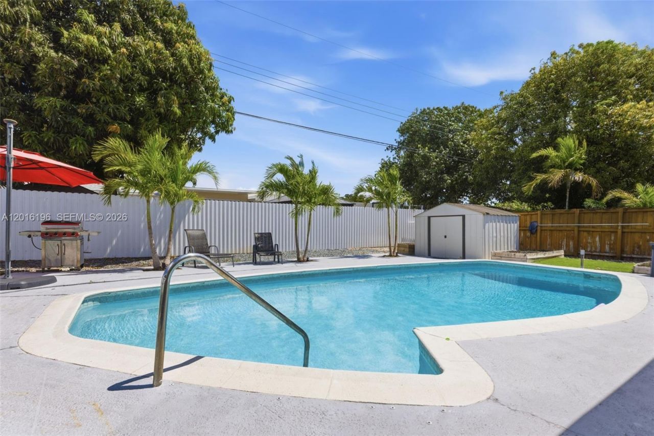 8451 NW 16th St, Pembroke Pines, FL 33024 Photo