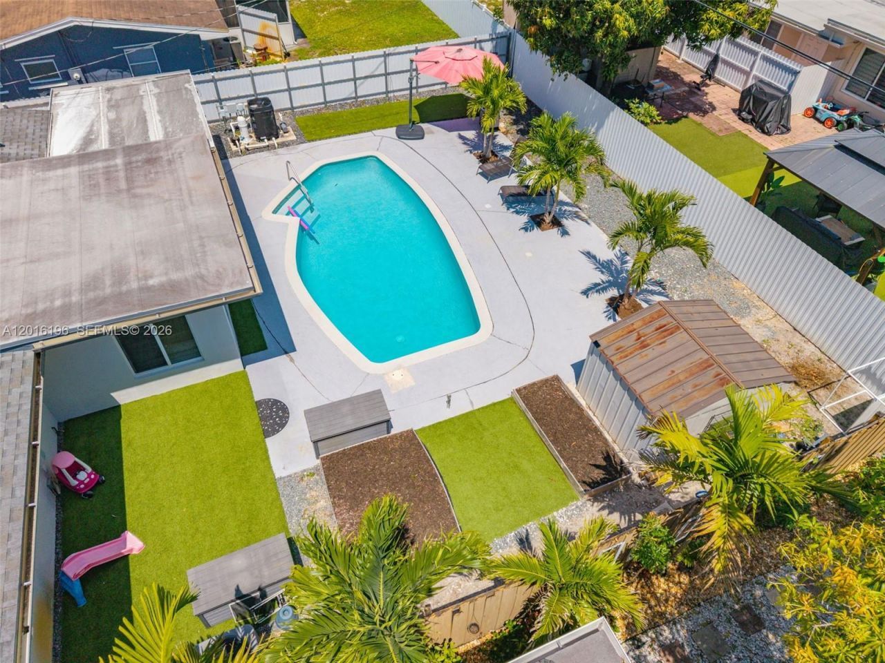 8451 NW 16th St, Pembroke Pines, FL 33024 Photo
