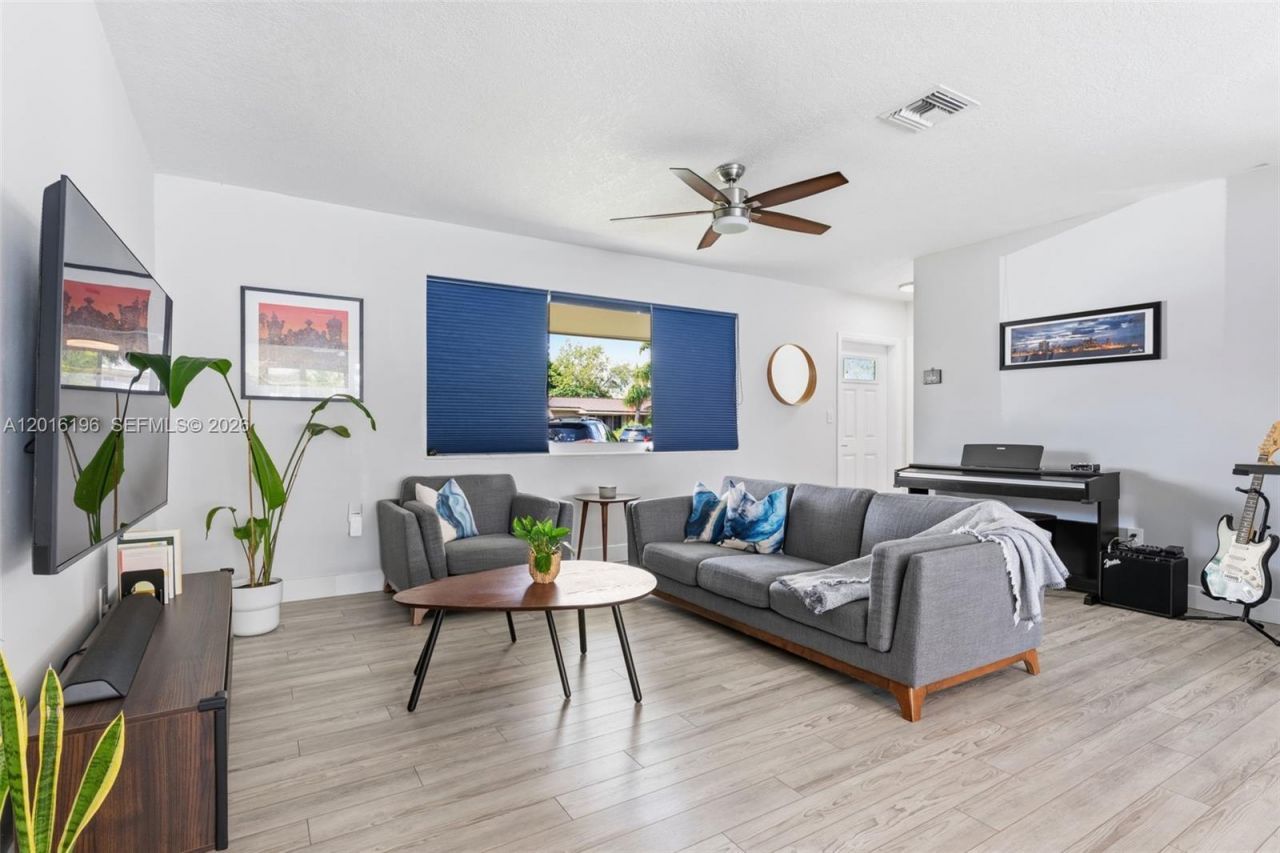 8451 NW 16th St, Pembroke Pines, FL 33024 Photo