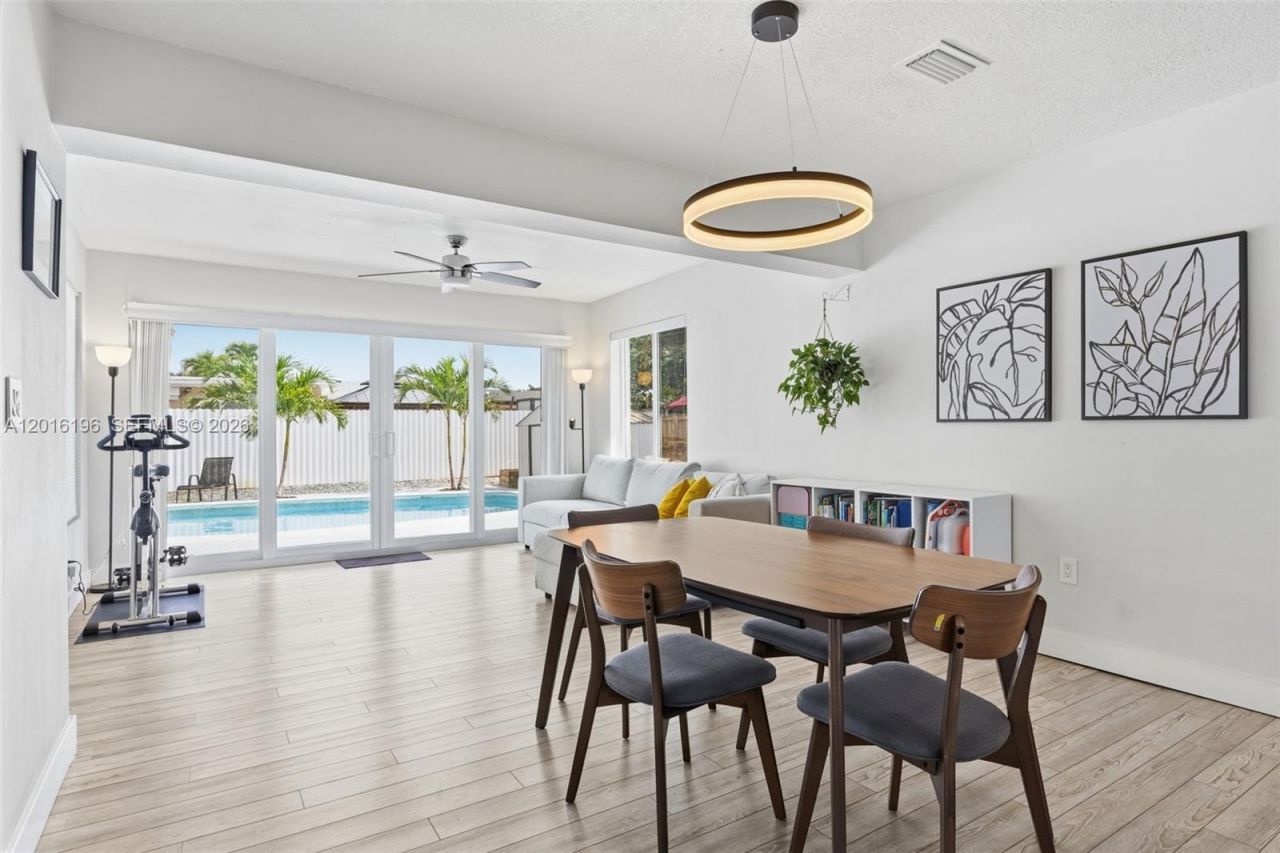 8451 NW 16th St, Pembroke Pines, FL 33024 Photo