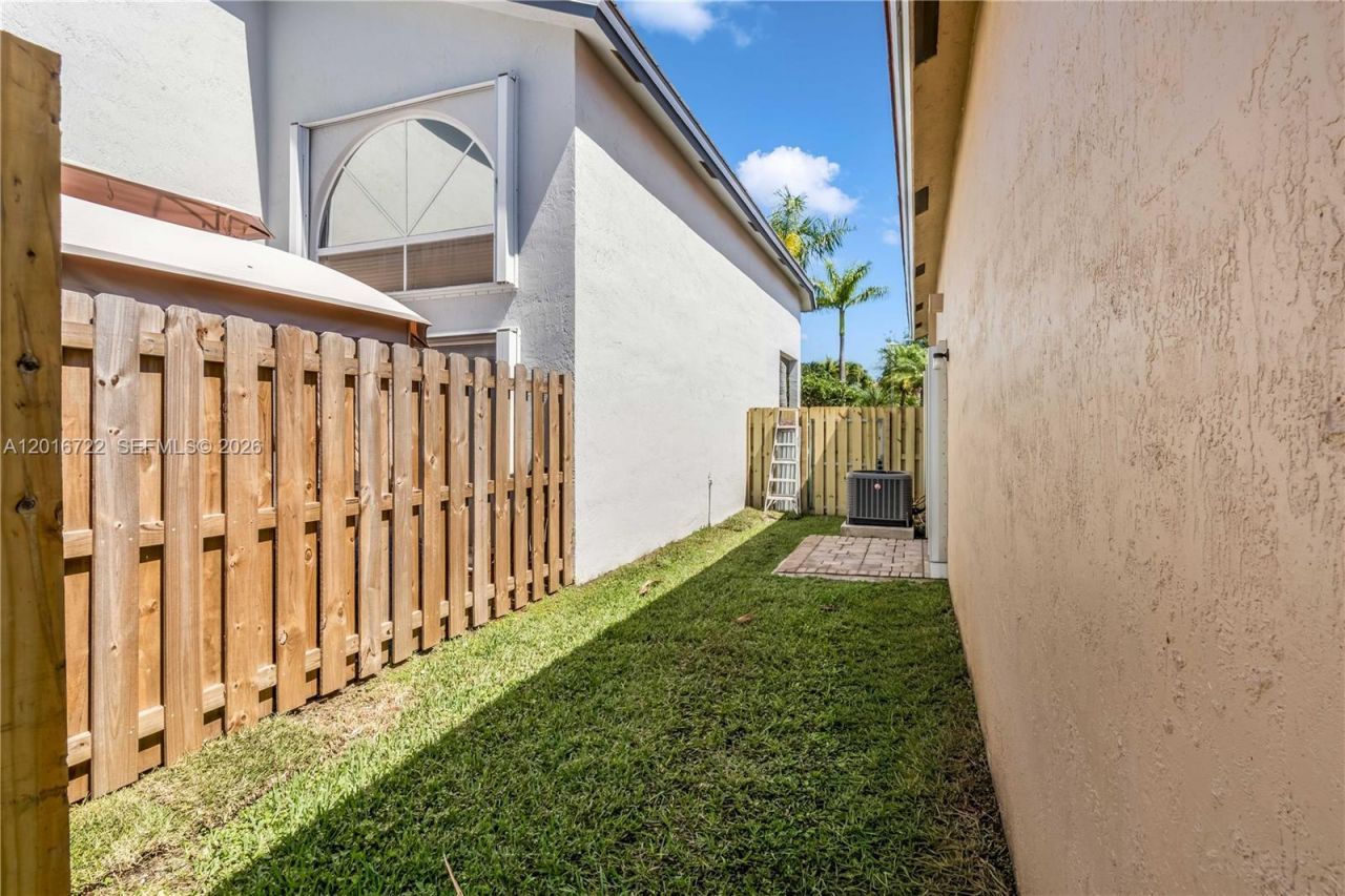 15472 SW 148th Ter, Miami, FL 33196 Photo