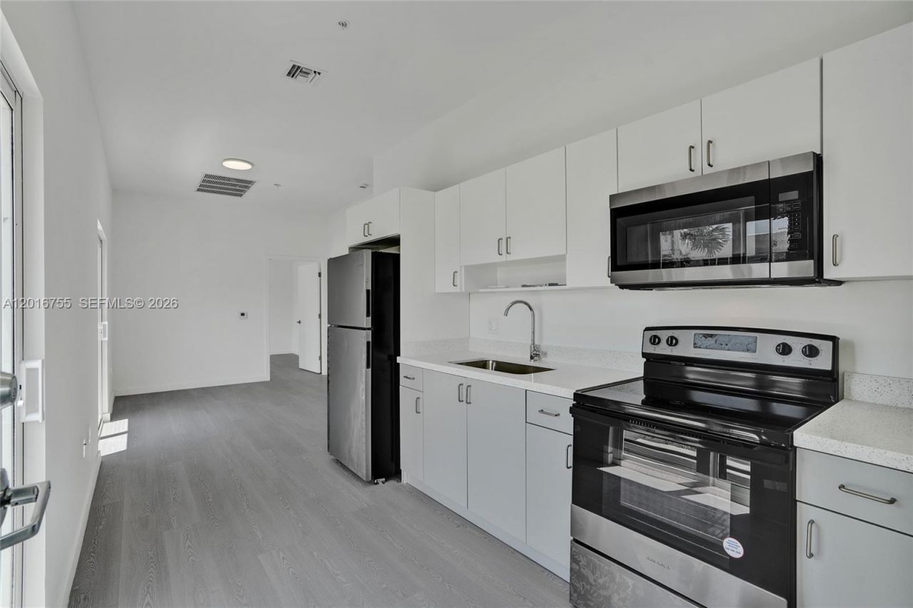 1567 NW 1st St, Unit 8, Miami, FL 33125 Photo