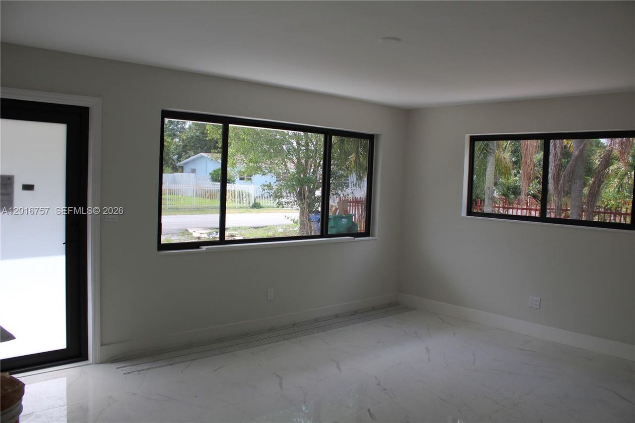 18815 NW 42nd Pl , Miami Gardens, FL 33055 Photo
