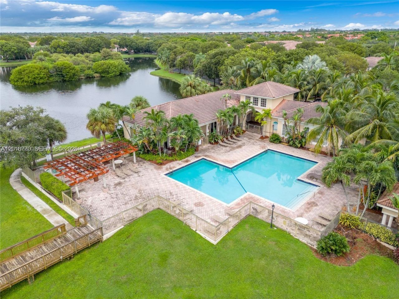 2482 Centergate Dr , Unit 104, Miramar, FL 33025 Photo