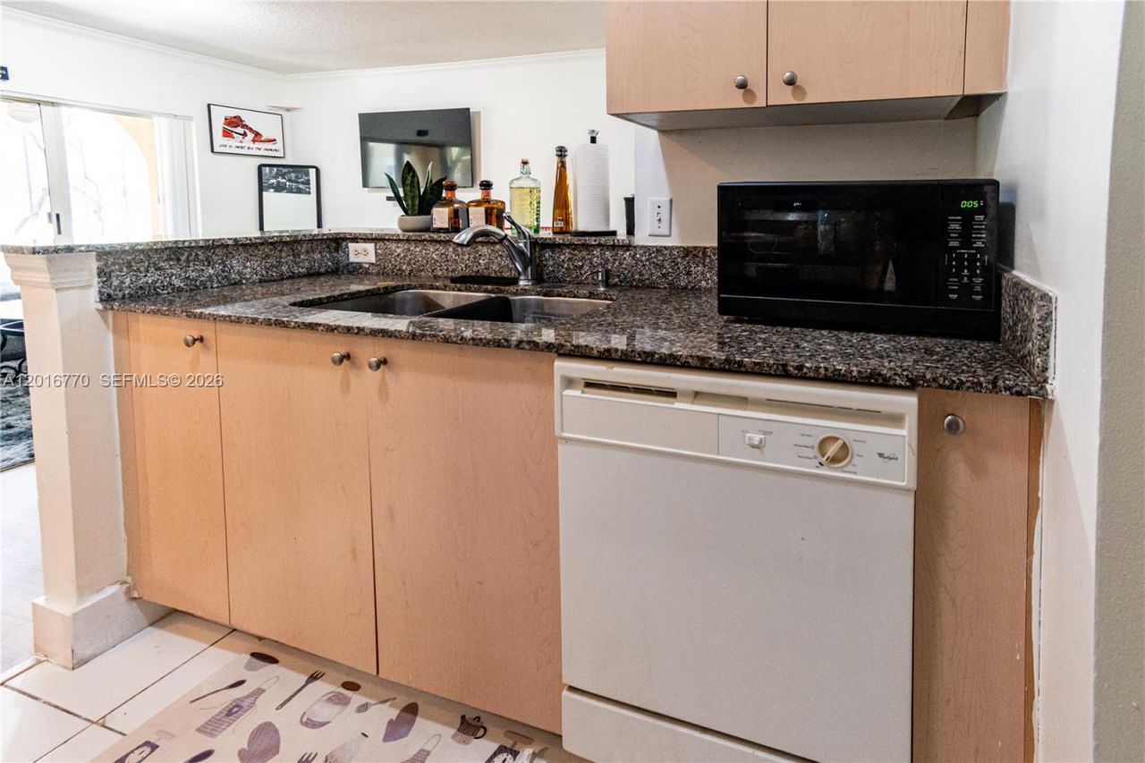 2482 Centergate Dr , Unit 104, Miramar, FL 33025 Photo