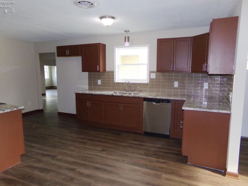 532 Donovan Road, Curtice, OH 43412 Photo 7