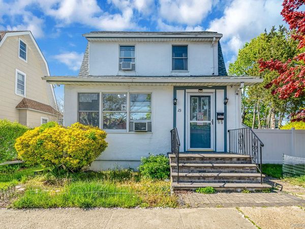 23 Evergreen Drive , Lindenhurst, NY 11757