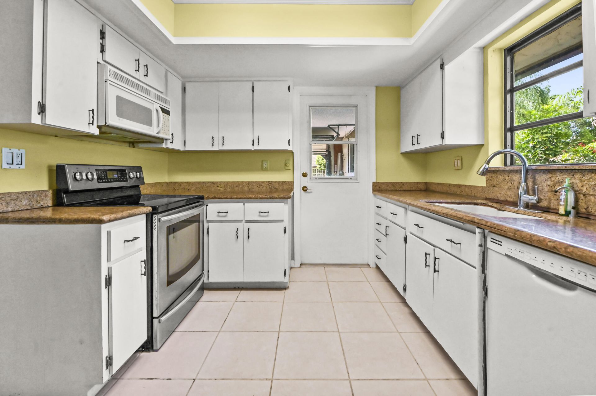 329 Knob Hill Boulevard, Boca Raton, FL 33431 Photo
