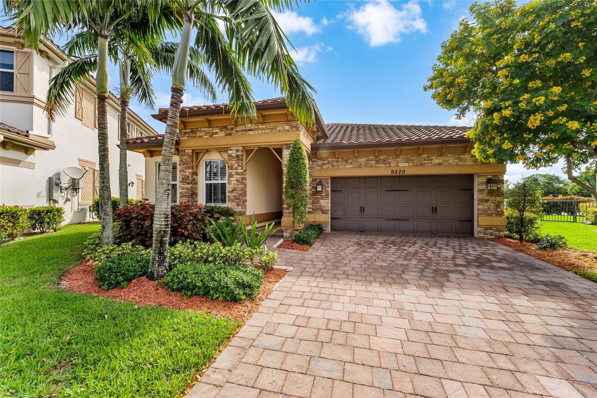 9820 S Miralago Way, Parkland, FL 33076 Photo